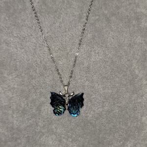 Vintage c1980s Japan Nakagawa Abalone Butterfly Pendant & 18" Silver-Tone Chain